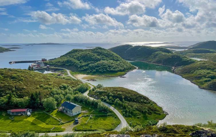 Ferienhaus für 9 Personen mit Terrasse in Lurøy
