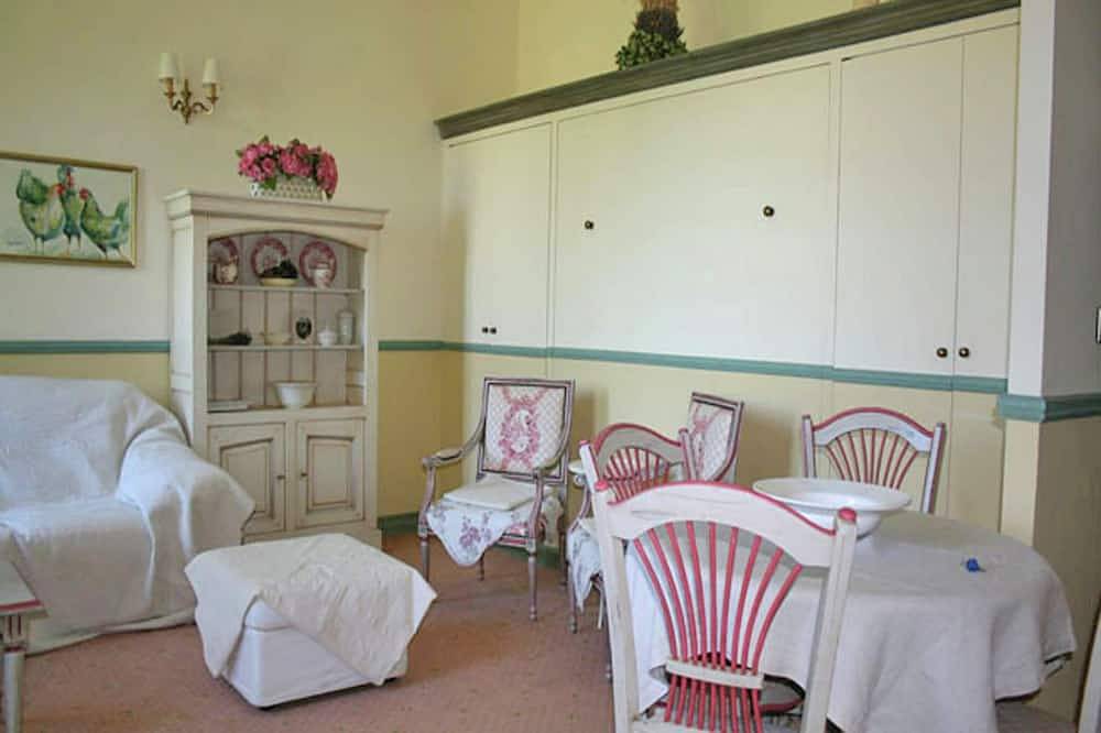Ganze Wohnung, Romantischer Schlossaufenthalt Rhône in Montbrun-les-Bains, Nyons und Umgebung