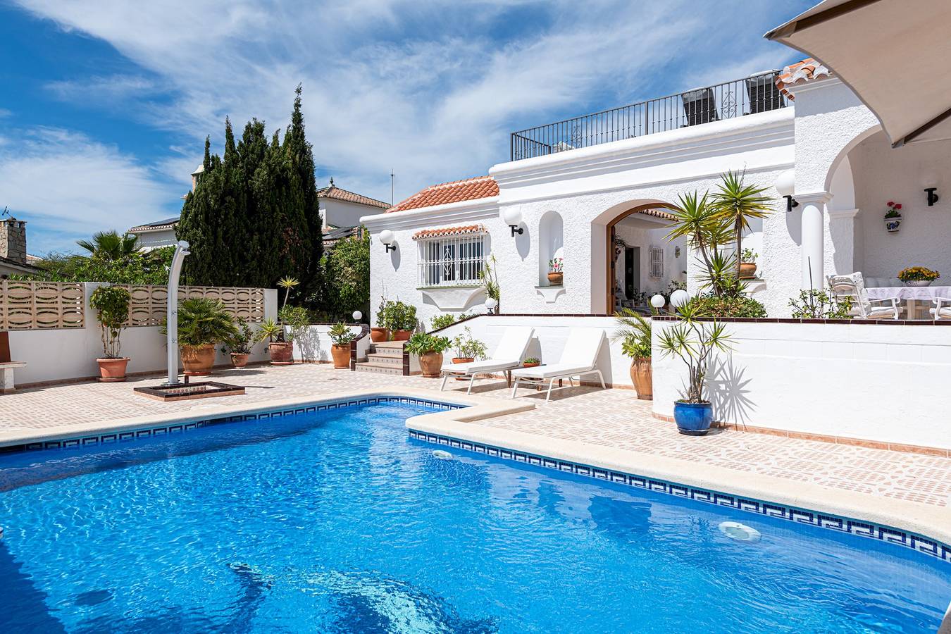 Los Arcos in Playa de Burriana, Nerja