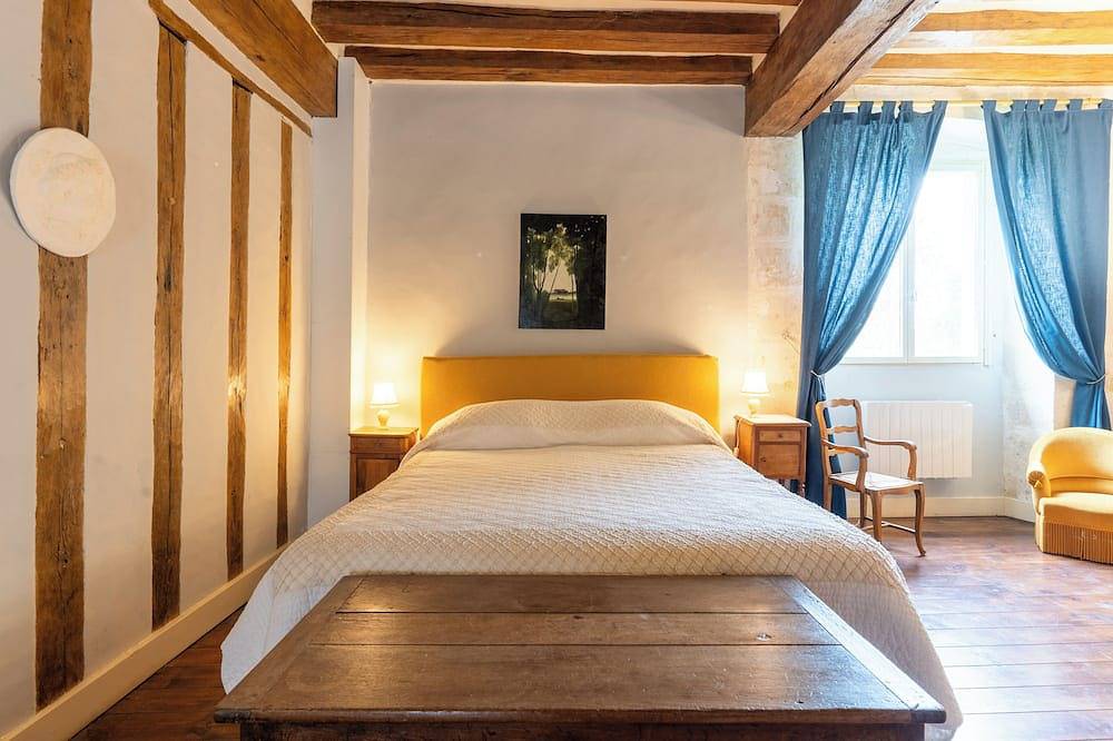 Authentique seigneurie du Moyen-Âge. Vivez une expérience hors du temps. in Baulne-en-Brie, Aisne