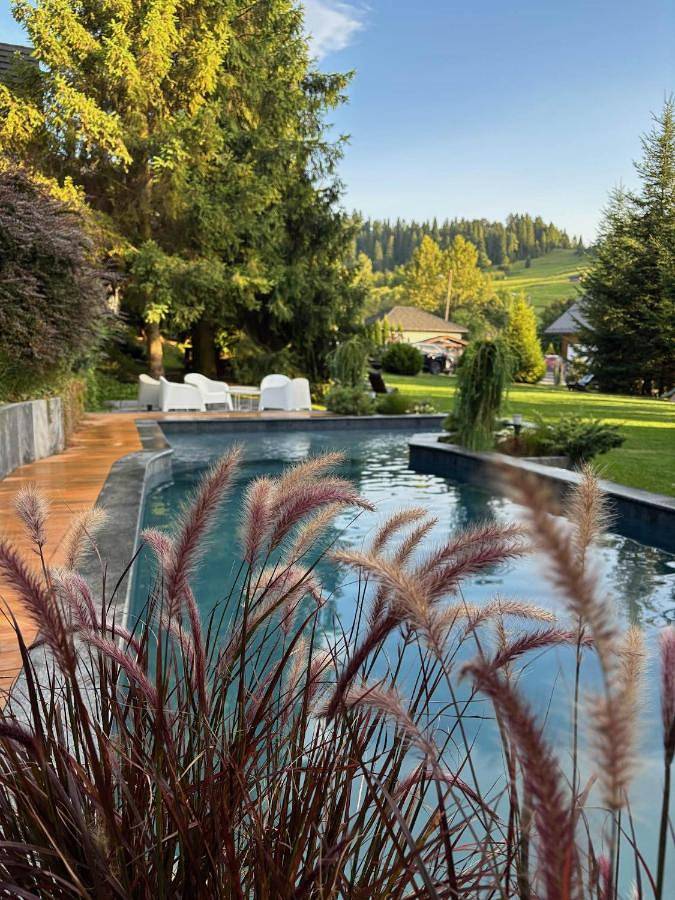 Apartament wakacyjny dla 4 osób, z basen i ogród oraz widok i sauna w Jaworki