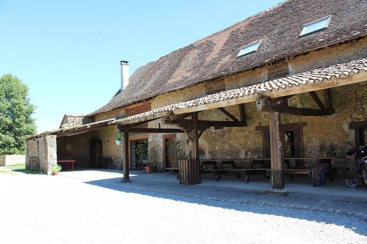 Gîte pour 28 personnes, avec jardin à Château-Chervix - 2