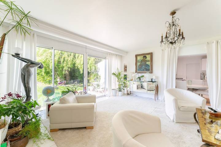 Maison de vacances 'En Bord De Sorgue' avec piscine privée, terrasse privée et Wi-Fi in Châteauneuf-de-Gadagne, Vaucluse