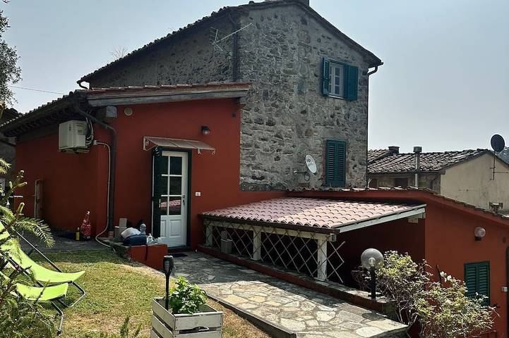 Ferienhaus für 8 Personen, mit Garten