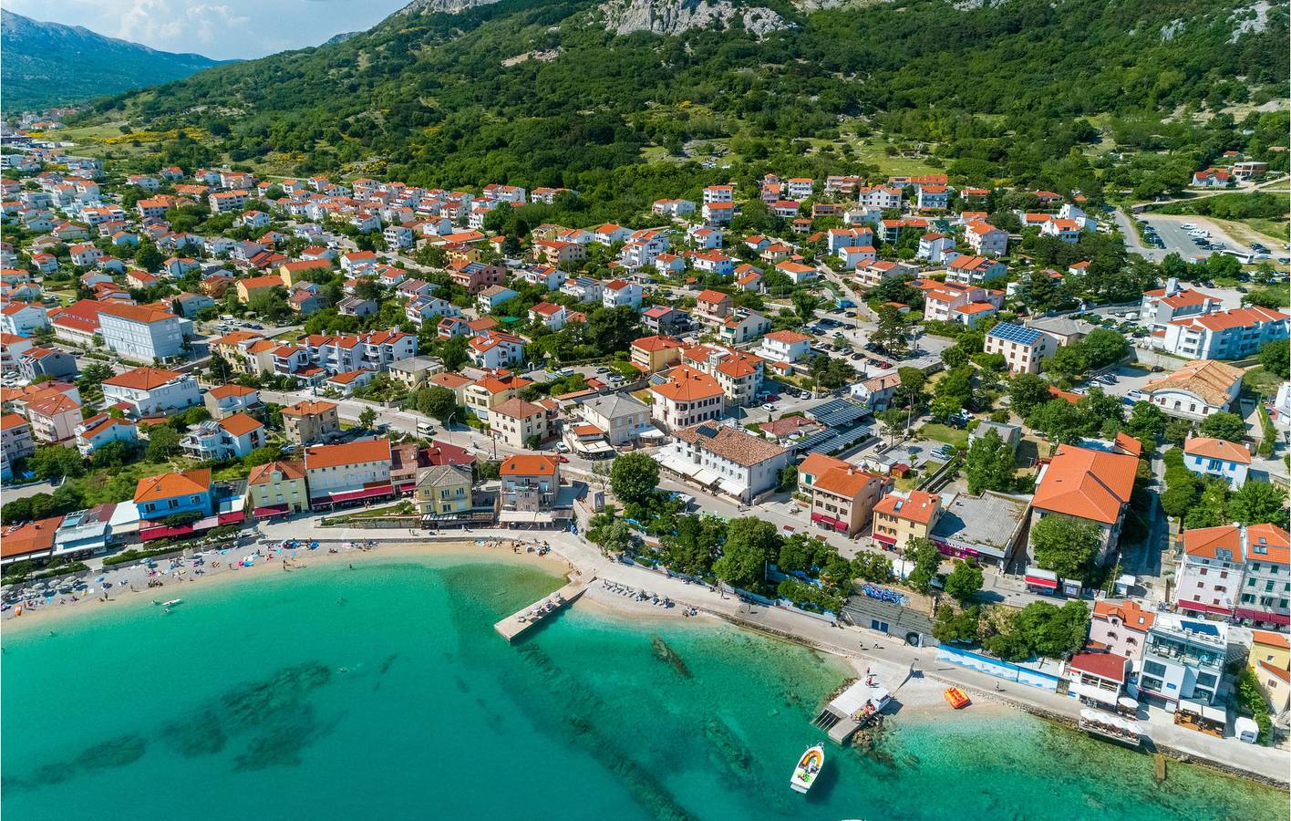 Geräumige 180 m² große Wohnung mit Terrasse, in der Nähe des Strandes Vela Plaža in Vela plaža, Baska
