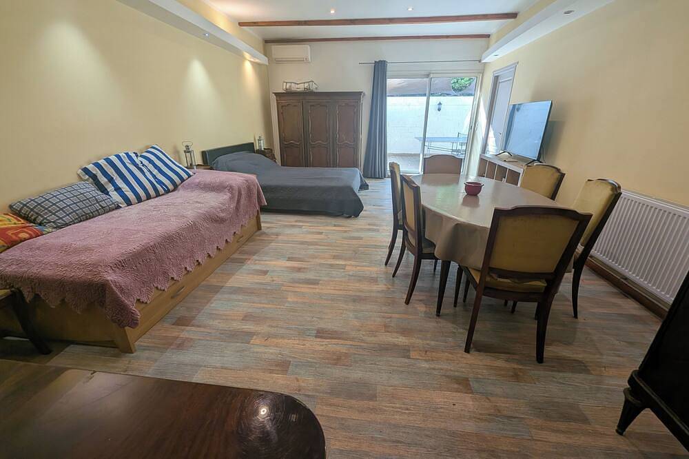 Appartement entier, Perpignan Appart 5 mns Centre,Palais  Congrès et Exposition 5 personnes (5 Lits) in Perpignan, Côte d'Améthyste