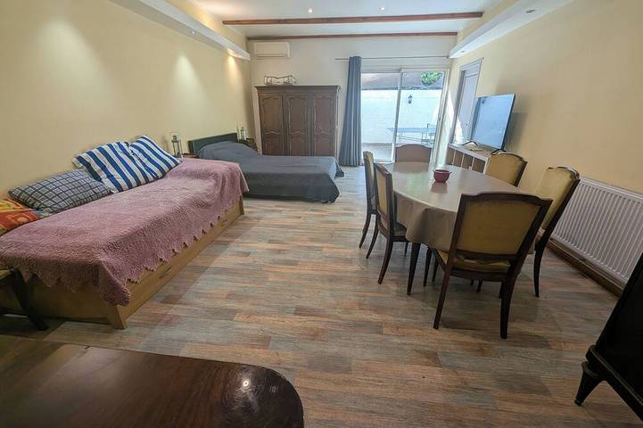 Entire apartment, Perpignan Appart 5 mns Centre, Palais Congrès et Exposition 5 people (5 Beds) in Perpignan, Mediterranean Coast (France)