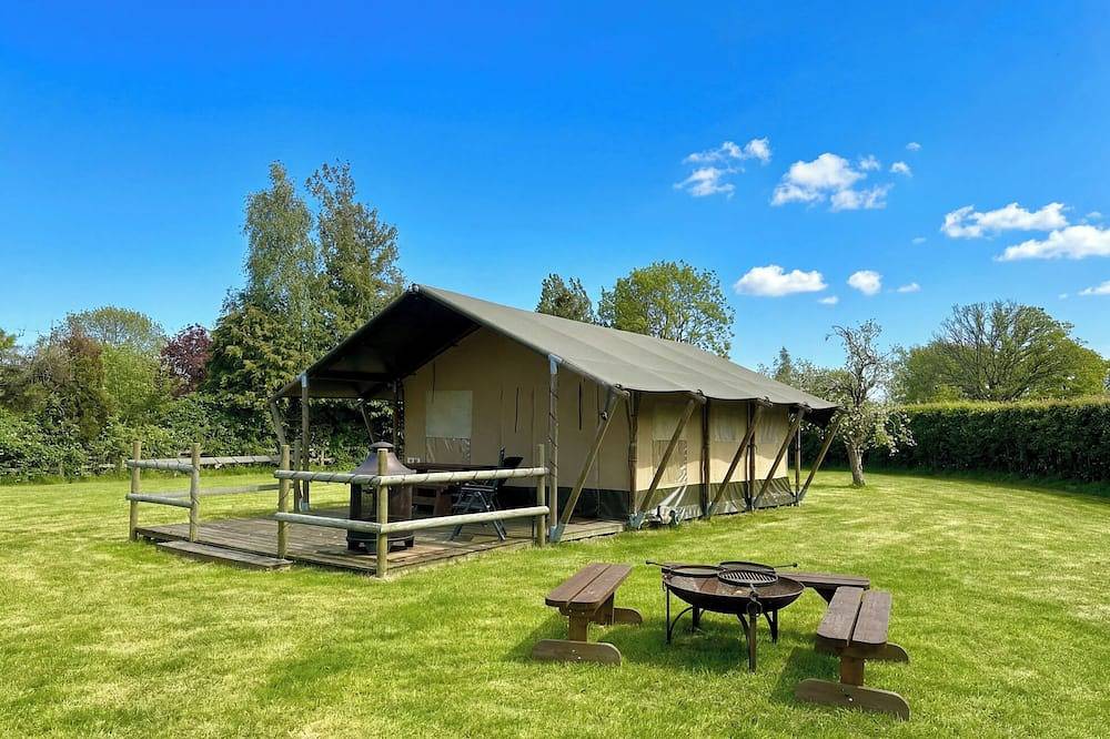 Spacious safari tents with unspoilt views of the Malvern Hills in Castlemorton, Worcestershire