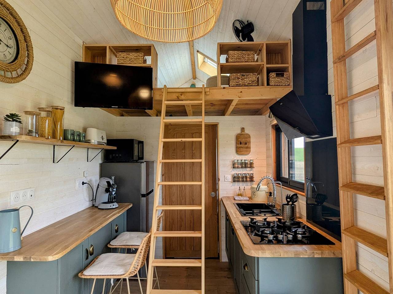 Retraite Nature : Tiny-House Écologique et Autonome au Bord des Étangs in Fraignot-et-Vesvrotte, Région de Dijon