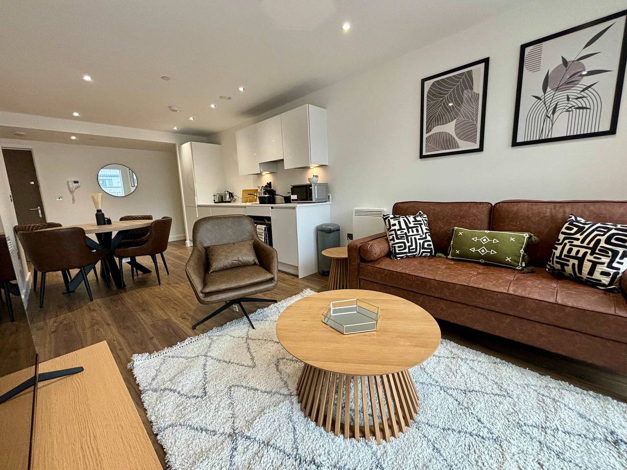 Entire apartment, Stylish 2Br Apt Bracknell | Near Ascot in Bracknell, Berkshire