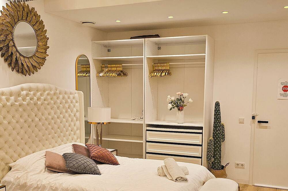 Ganze Wohnung, Neubau central city apartment (Pool,Gym,Sauna extra buchbar) in Sendling München, München