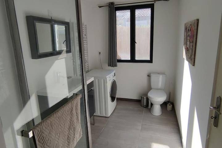 Gîte pour 2 personnes, avec jardin et terrasse à Eyguières - 4