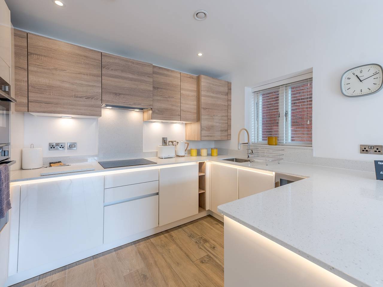 Entire apartment, 1 bed Albury Contemporary Apartment with Secure Parking - Pass the Keys in Shrewsbury, Shropshire
