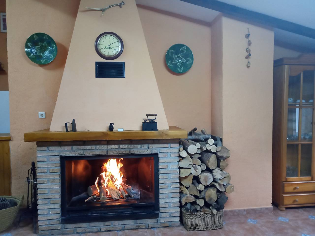Maison de vacances 'Alojamiento Rural Puente Honda' avec vue sur la montagne, piscine et Wi-Fi in Puente Honda, Benatae