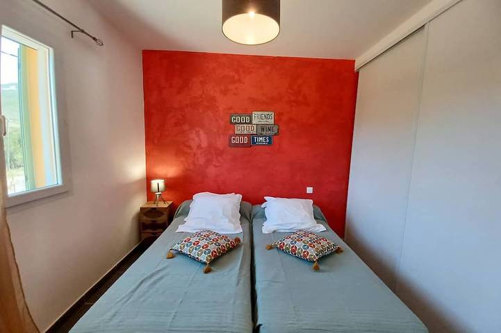 Appartamento intero, Appart 4 pers piscine chauffée, wifi, 2 chambres, clim, 7 min mer, 1 min rivière in Galeria, Parco naturale regionale della Corsica