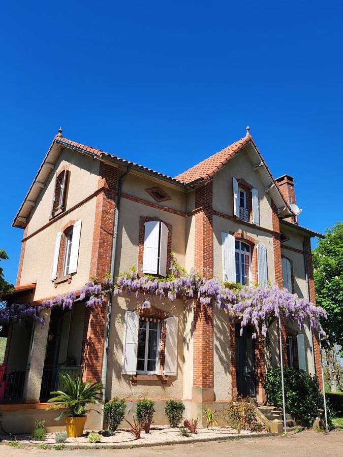 Location de vacances pour 2 personnes, avec jardin et terrasse ainsi que piscine et vue à Saint-Jean-de-Marcel - 3