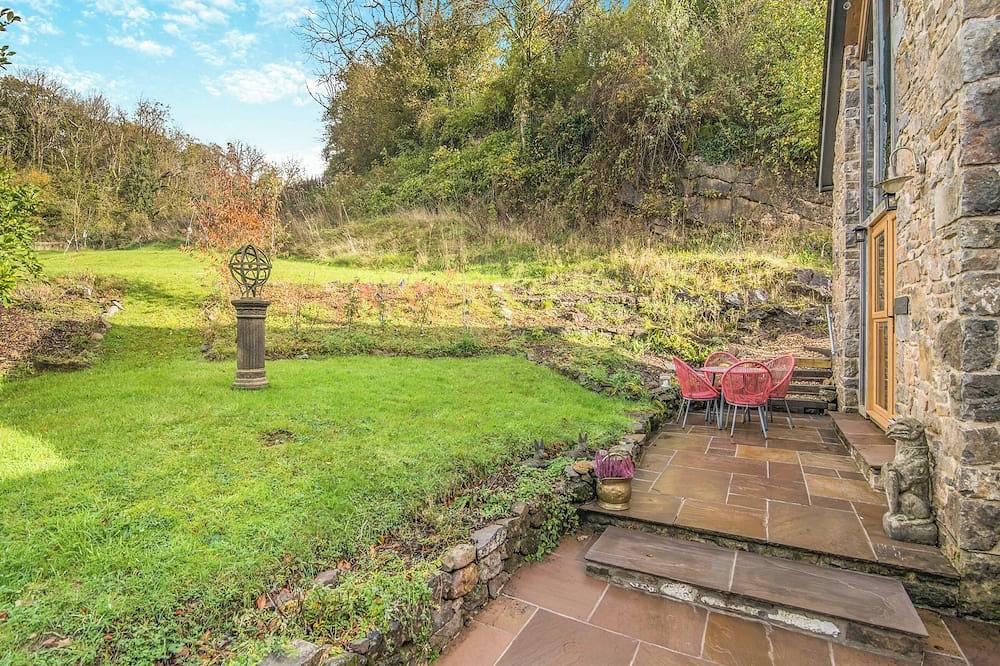 1 bedroom accommodation in Llandybie Ammanford, near Llandeilo in Brecon Beacons