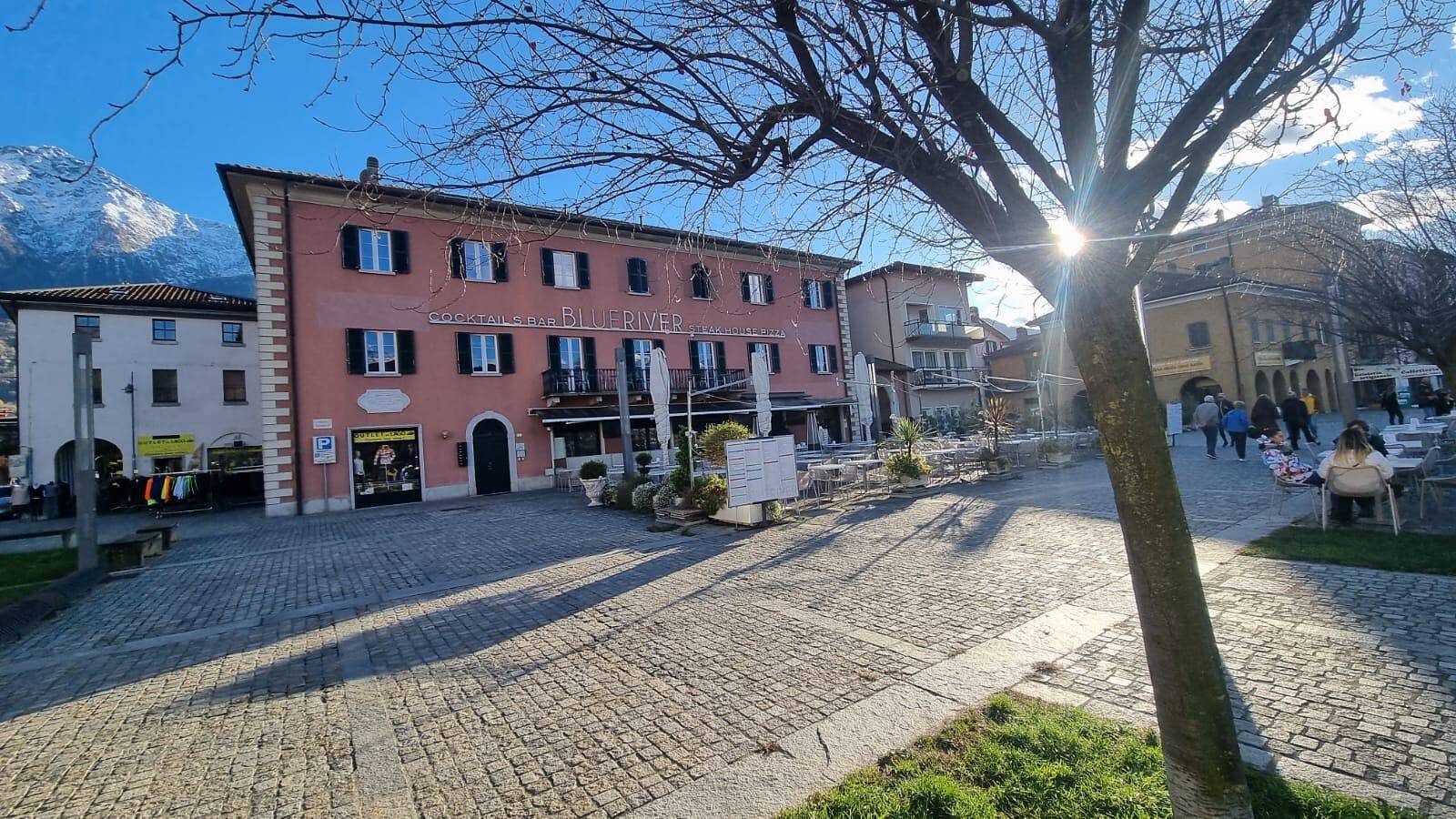 Appartamento intero, Appartamento per vacanze "Colico Center" con vista lago e Wi-Fi in Colico, Alpi Orobie Occidentali