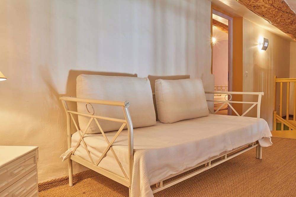 Entire apartment, Luxury apartment, 3km from the sea, near Leucate, swimming pool/car park in La Palme, Côte d'Améthyste