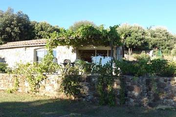 Gîte pour 2 personnes, avec jardin à Saint-Pierre-Saint-Jean