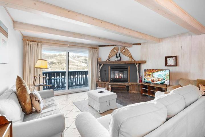 Casa de vacaciones para 6 personas, con vistas además de vistas al lago y balcón - 1