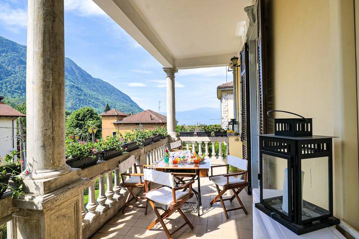 Ferienwohnung für 5 Personen, mit Balkon und Seeblick