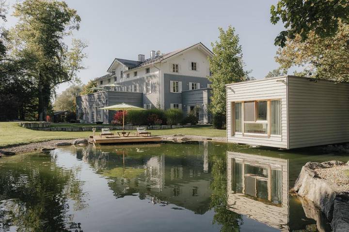 Hotel für 2 Personen, mit Balkon und Terrasse sowie Garten und Sauna in Grabenstätt