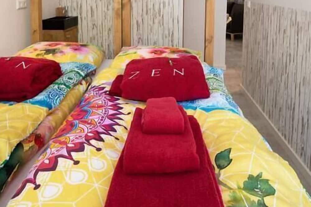 Zen-bungalow no 2 with sauna and hottub in Hardenberg, Regio Zwolle
