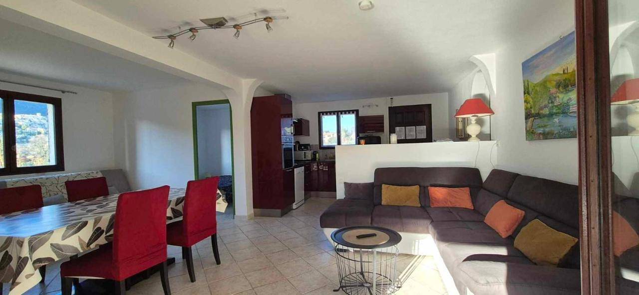 Appartement entier, Two-Bedroom Apartment in La Gaude, Côte méditerranéenne (France)