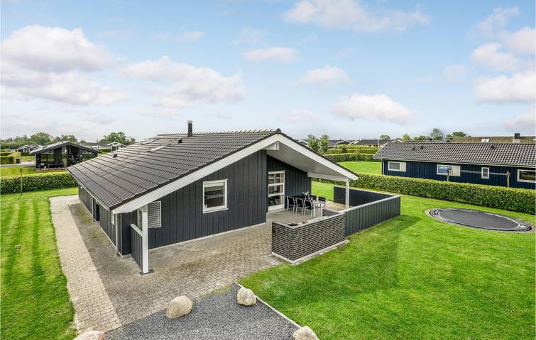 Ferienhaus für 6 Personen, mit Garten und Terrasse sowie Whirlpool und Sauna in Flovt Strand