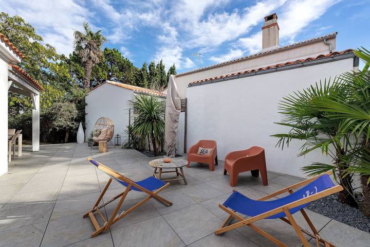 Maison familiale avec accès direct plage, proche Bois des Eloux, terrasse, jardin et Wi-Fi in La Guérinière, Noirmoutier
