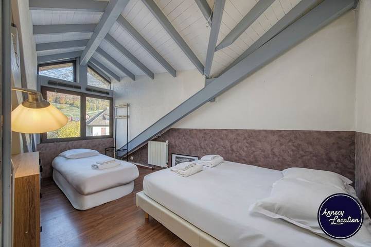 Ganze Wohnung, The Roofs of Menthon - Lake View & Central Location in Menthon-Saint-Bernard, Annecy und Umgebung