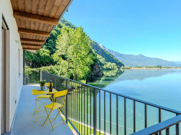 Apartment for 2 people, with Balcony and Garden as well as Lake view in Lake Como