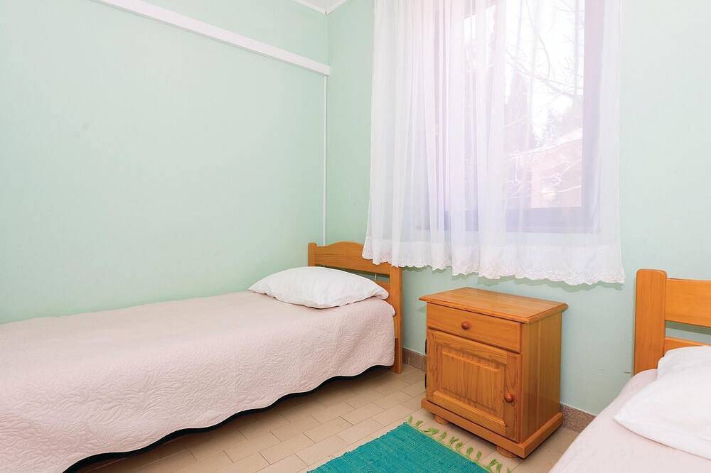 Entire apartment, 2 bedroom gorgeous apartment in Rogoznica in Rogoznica, Šibenik-Knin