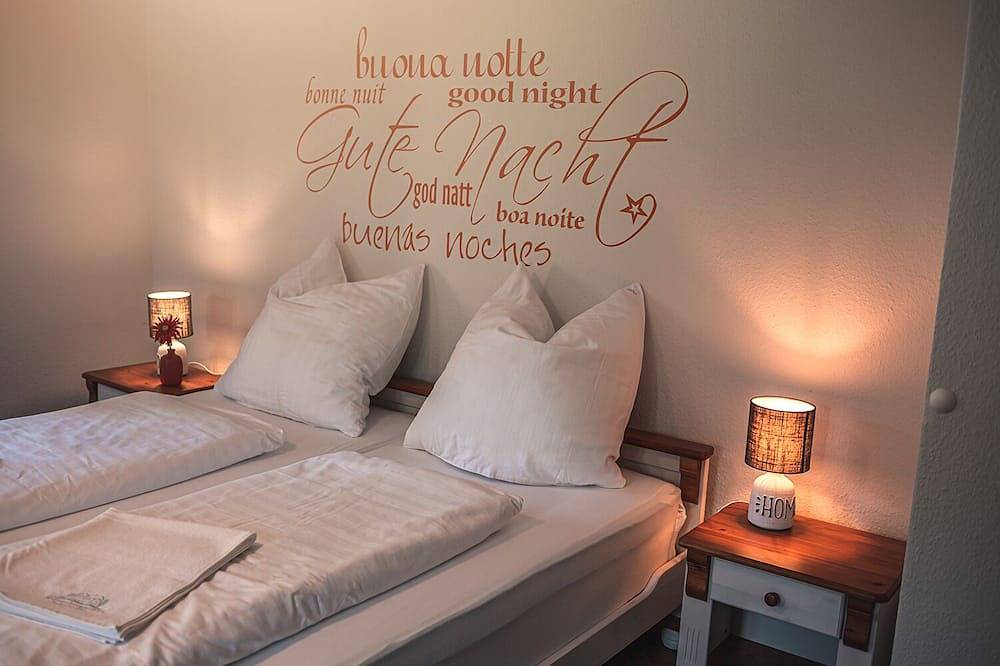 Very large vacation home in alpine style with sauna and hot tub for good relaxation in Kronenburg, Dahlem