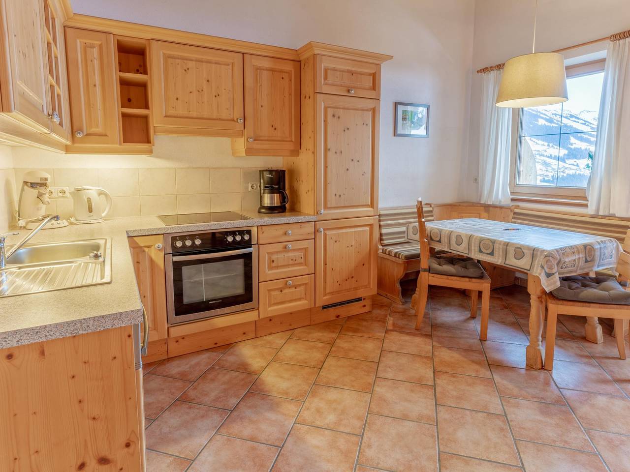 Ganze Wohnung, Zentrumsnahe Ferienwohnung in Aussichtslage in Alpbach, Kaisergebirge