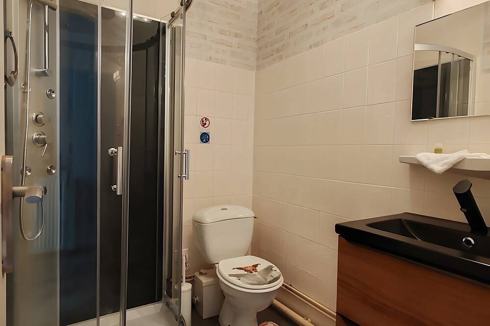 Entire apartment, Furnished T2 Apartment – Domaine Du Bouleau with Shared Garden, Wi-Fi & Air Conditioning in La Vôge-les-Bains, Épinal region