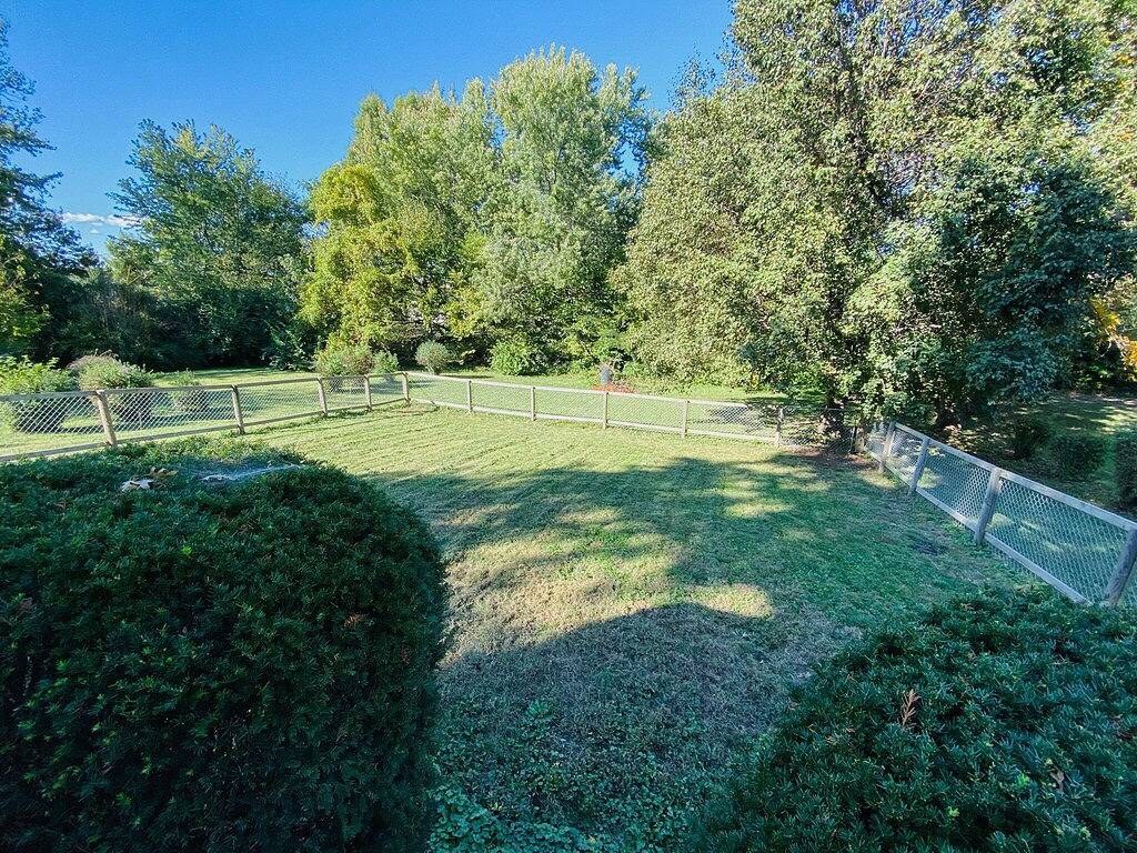 Cozy Ranch Close to everything in Merriam, Kansas