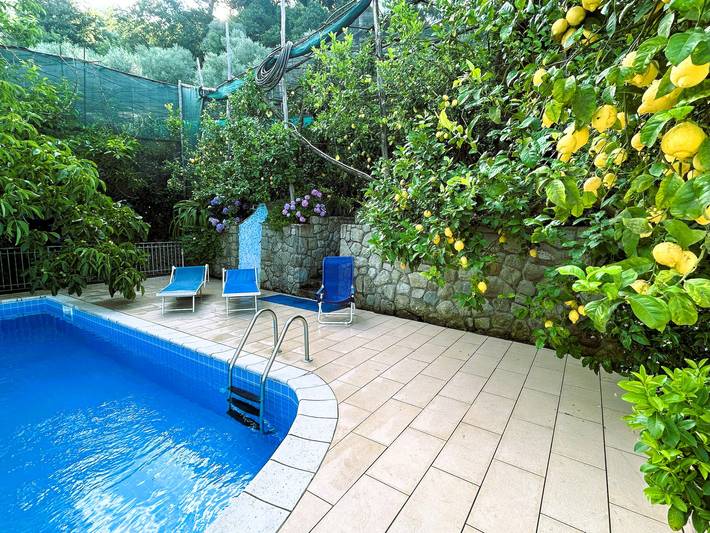 Appartamento intero, Limoneto - Giardino by Espresso Rentals in Massa Lubrense, Napoli e dintorni