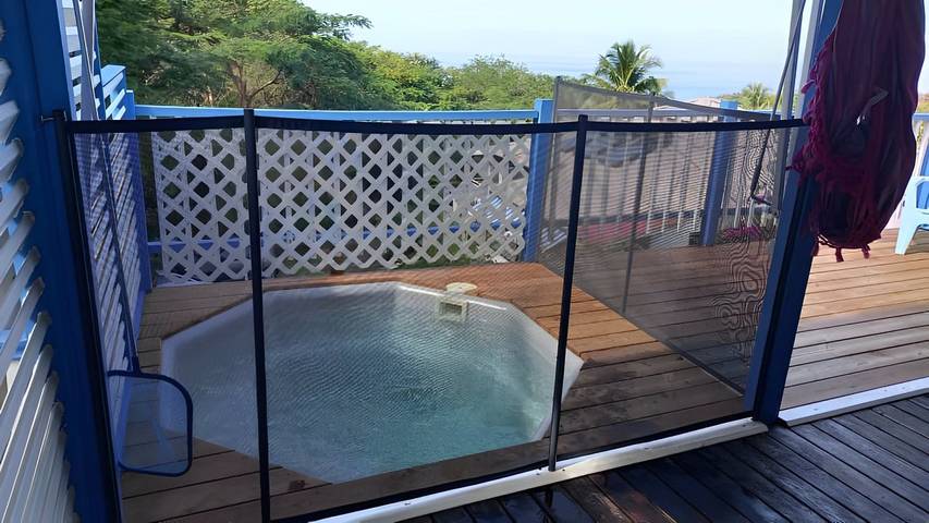 Location de vacances pour 5 personnes, avec terrasse ainsi que jacuzzi et jardin à Bouillante - 3