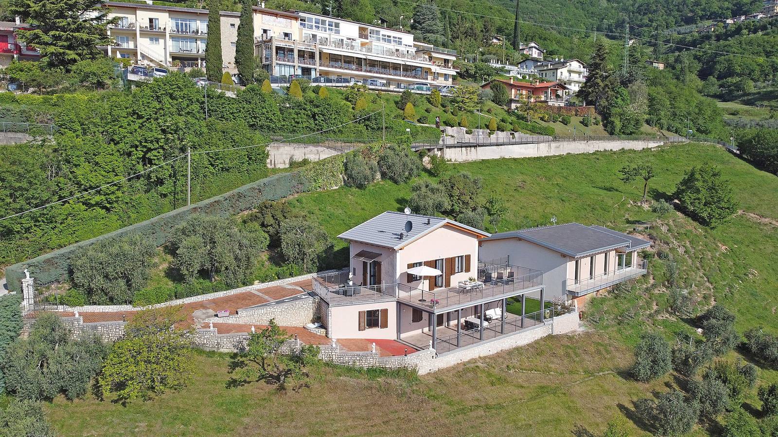 Vakantieappartement Maison du Pralonc - Lago met uitzicht op het meer/de bergen & tuin, foto 11