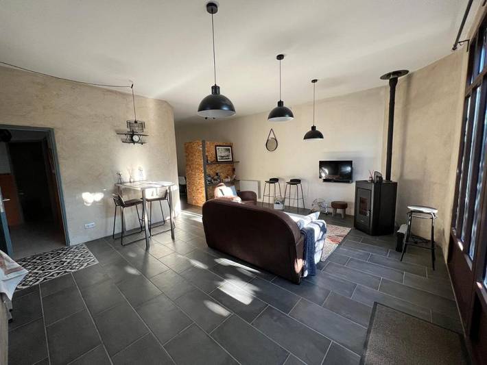 Gîte pour 2 personnes, avec jardin ainsi que terrasse et vue à Chanas - 2