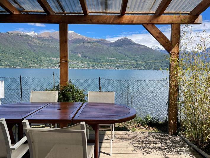 Camping für 4 Personen, mit Terrasse und Ausblick sowie Seeblick am Comer See