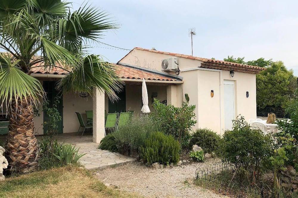 House/Gite/Cottage rated 1 star, with above-ground pool, garden. in Puget-sur-Argens, Draguignan Region