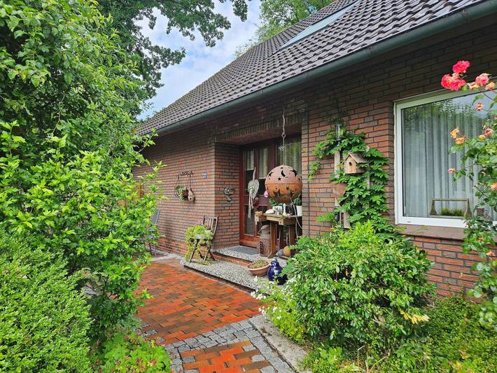 Ferienwohnung für 4 Personen, mit Terrasse und Whirlpool sowie Garten in Uplengen - 2