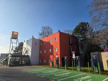 Hôtel pour 3 personnes, avec jardin, animaux acceptés à Beynost