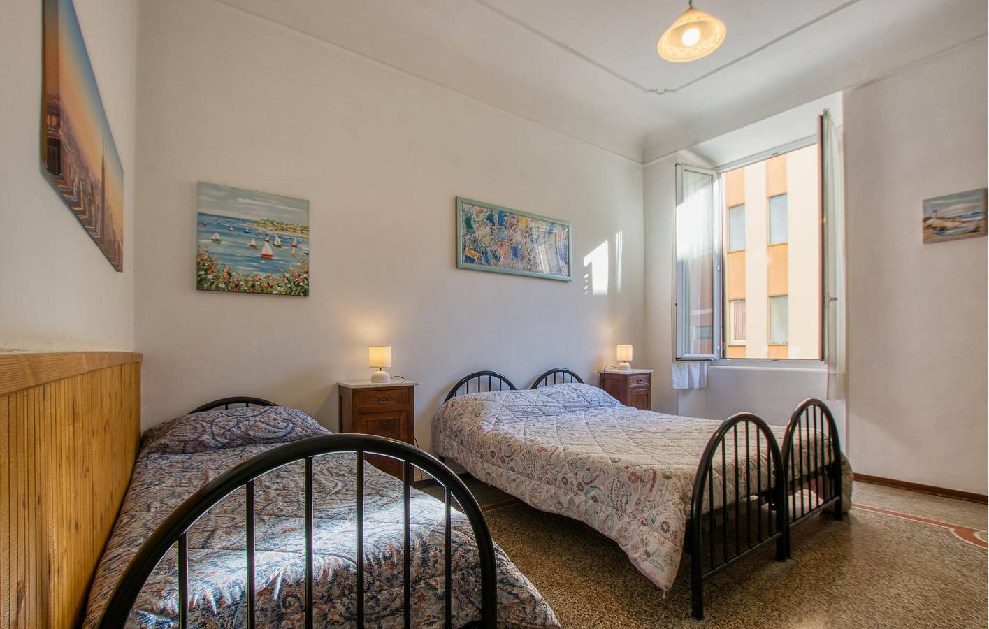 Ganze Ferienwohnung, Reizende 1-Zimmer-Wohnung: 600 m zum Strand, WLAN, Küche und Parkplatz in Savona (Stadt), Savona