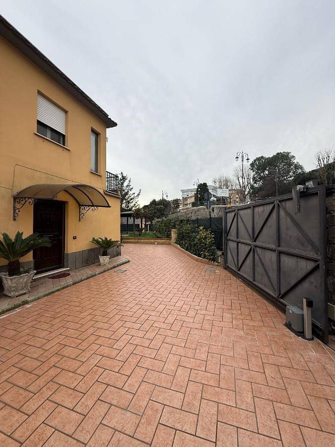 B&b per 6 persone, con Balcone e Terrazza nonché Giardino e Panorama a Velletri