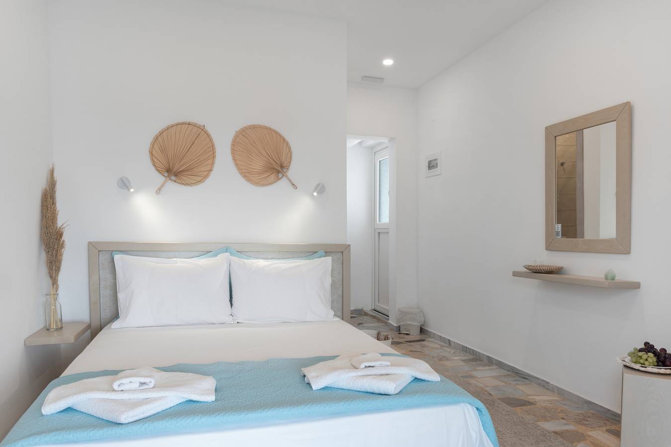 Entire apartment, Apartment 'Double Studio No 8' with Balcony, Wi-Fi and Air Conditioning in Panormos, Kalymnos