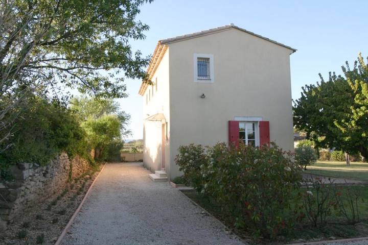 Location de vacances pour 11 personnes, avec piscine ainsi que vue et jardin, animaux acceptés à Saint-Pierre-de-Vassols - 2